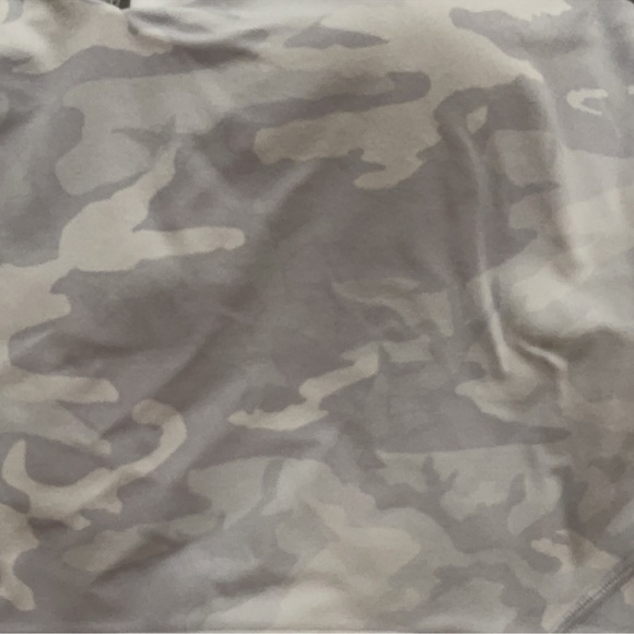 NWT LULULEMON WHITE CAMO ALIGN TANK - Picture 2 of 6